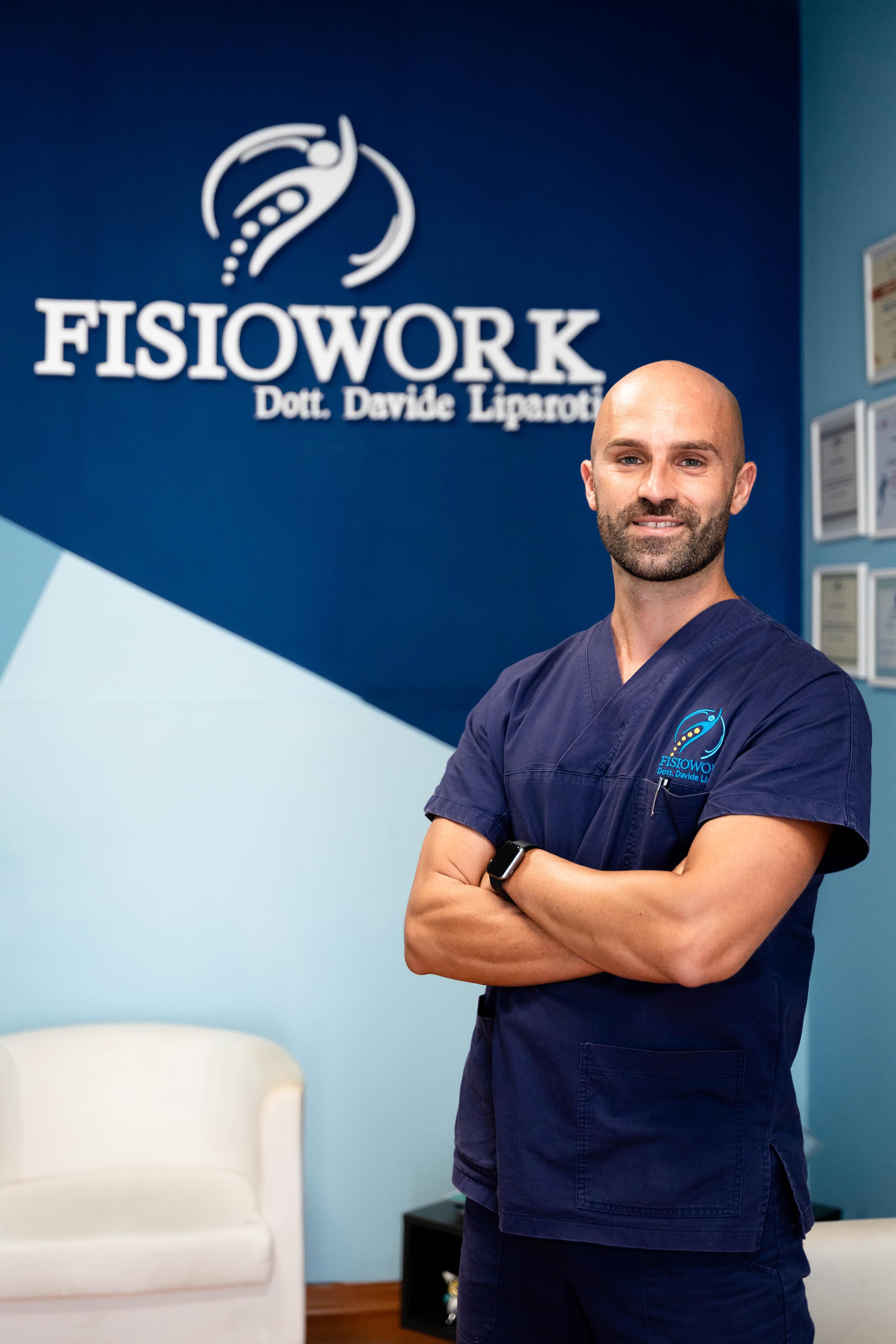 Fisioterapista al lavoro - Studio FisioWork